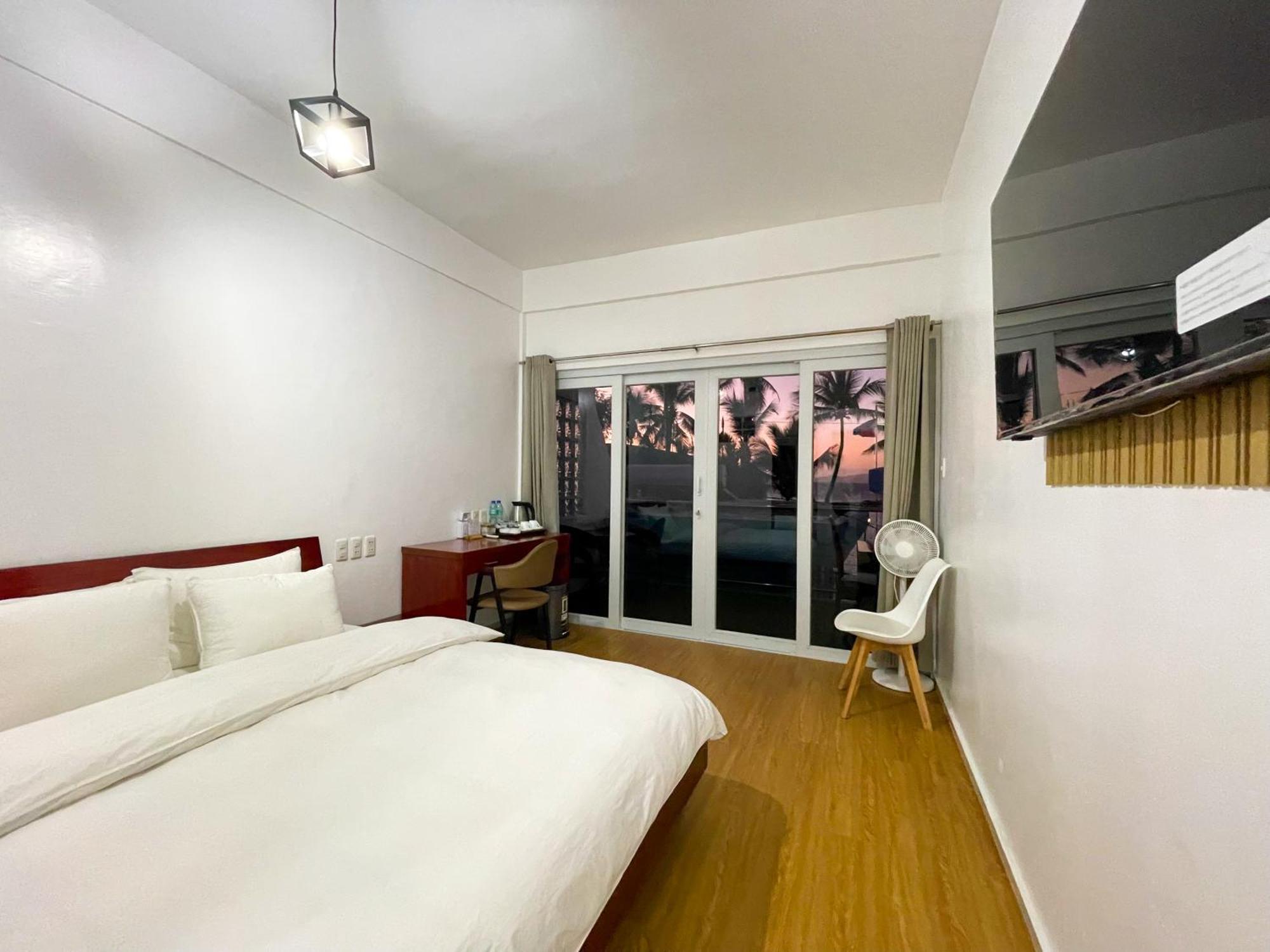 Montani Beach Resort Puerto Galera Powered By Cocotel Bagian luar foto