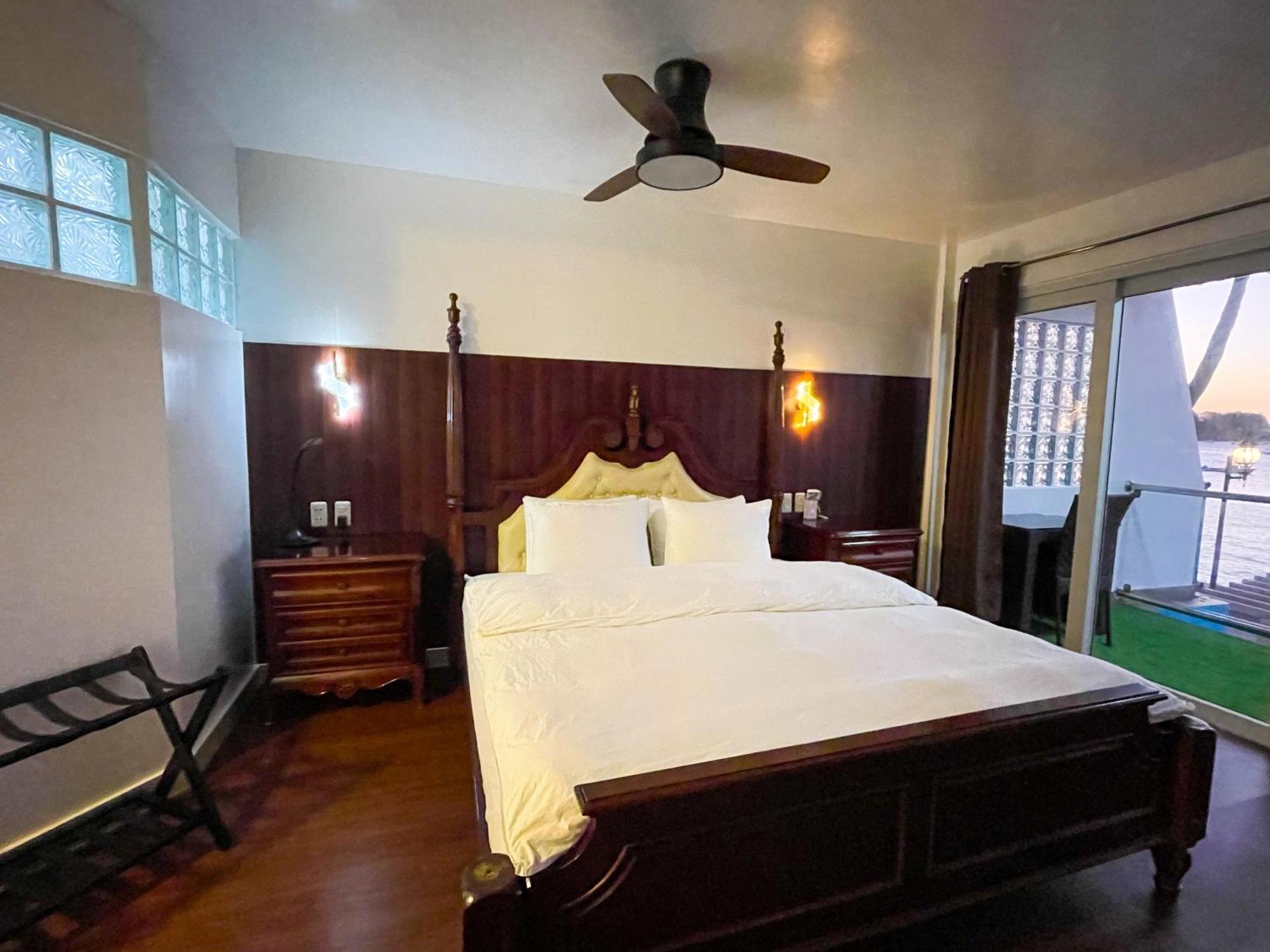 Montani Beach Resort Puerto Galera Powered By Cocotel Bagian luar foto