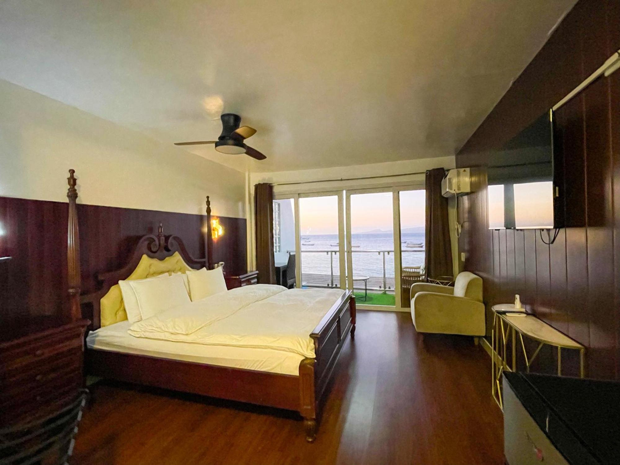 Montani Beach Resort Puerto Galera Powered By Cocotel Bagian luar foto